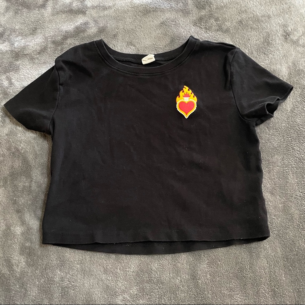 Vibe’ n Flaming Heart Crop Top Tee